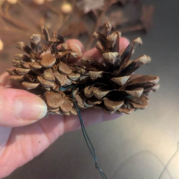 Autumn Wire Wreath Decor Accents Acorn Pumpkin Fall Leaves - Picture 12 of 14